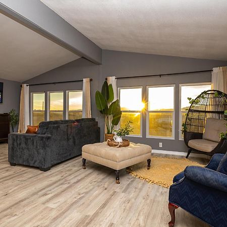 Magnificent & Tranquil Home, Mountain Views , 8 Mins To Casinos & River, Fire Pit, Bbq Bullhead City Esterno foto