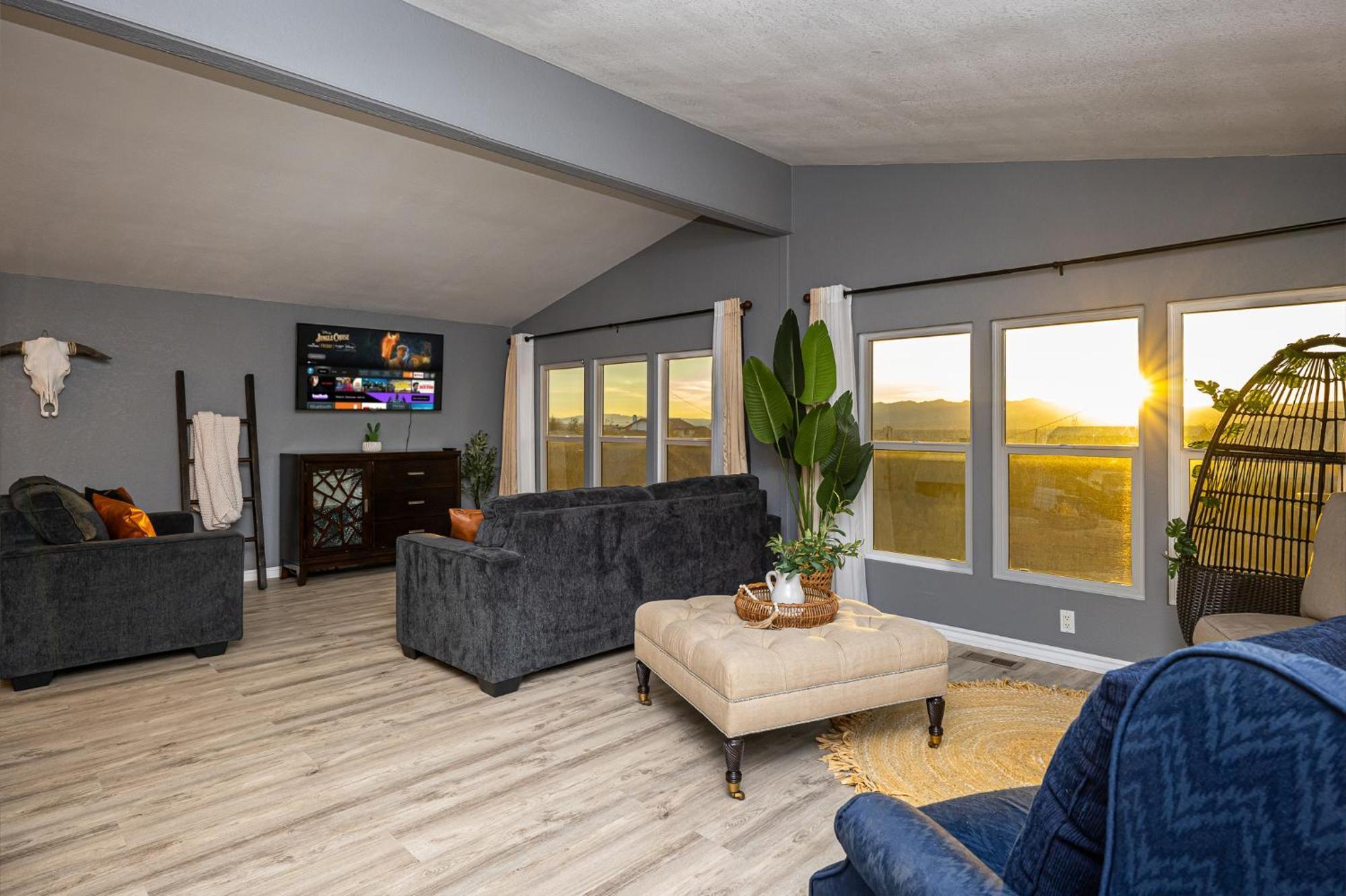 Magnificent & Tranquil Home, Mountain Views , 8 Mins To Casinos & River, Fire Pit, Bbq Bullhead City Esterno foto