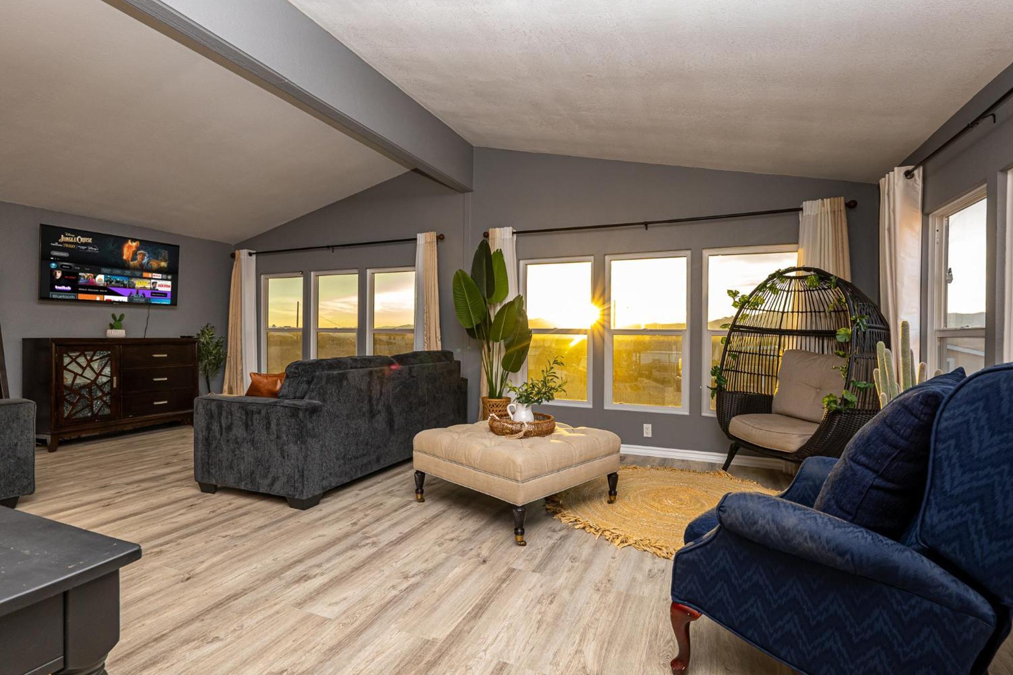 Magnificent & Tranquil Home, Mountain Views , 8 Mins To Casinos & River, Fire Pit, Bbq Bullhead City Esterno foto